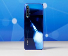 Smartphone HUAWEI Nova 5T Bleu à gagner !