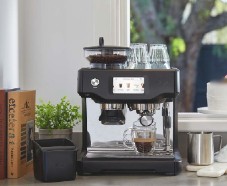 Gagnez la machine à expresso broyeur Sage Barista Touch de 1199€